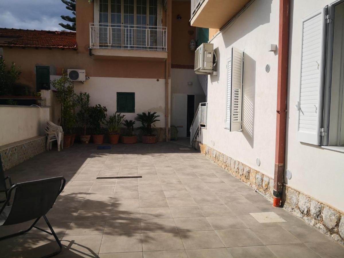 Ferienwohnung Casa Viola Elegante E Sul Mare Di Mondello Palermo Exterior foto